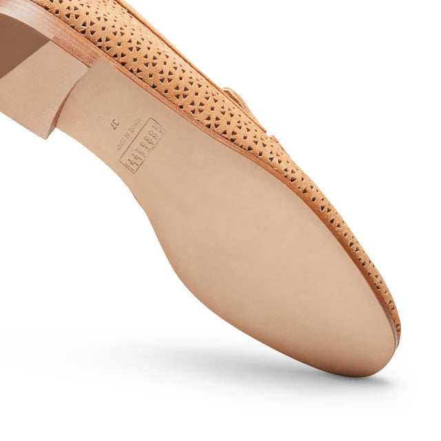 Fratelli Rossetti Brera Loafer Geperforeerd Leder met Kwastje — Camel