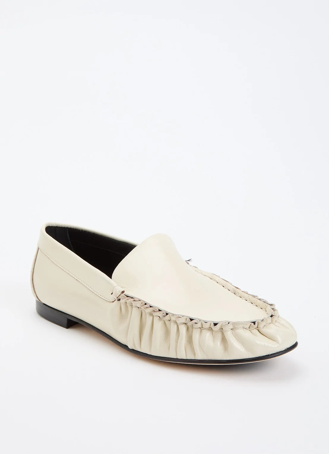 Elena Loafer van Suède met Fronsel — Sahara