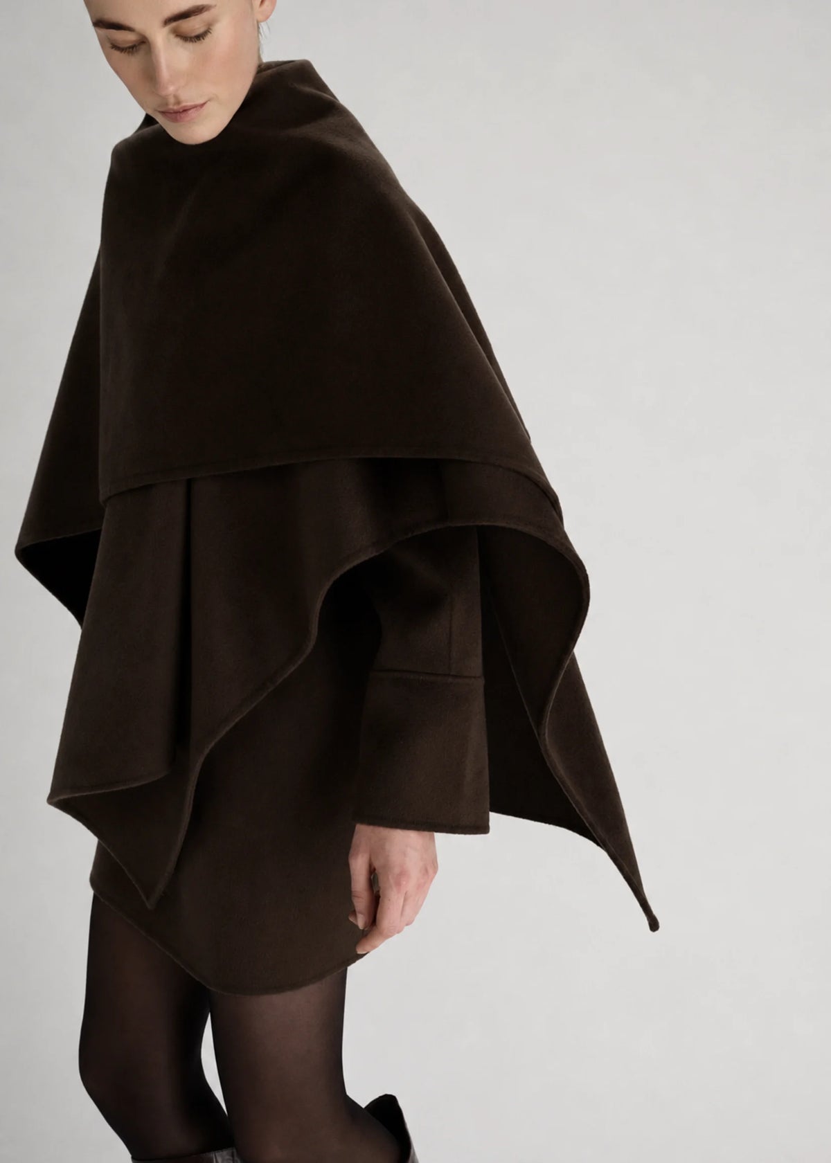 Ophelia Cape Oscar